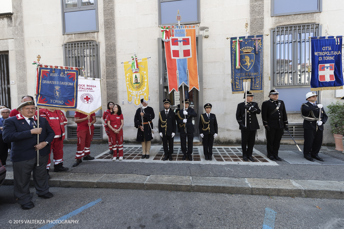 _G3I4007.jpg - 7/09/2019. Torino. Cerimonie di celebrazione dell'evento  con il gruppo storico Pietro Micca. Nella foto onori ai caduti francesi e ducali con deposizione di corona alla targa che ricorda il sacrificio di Pietro Micca in via Guicciardini.