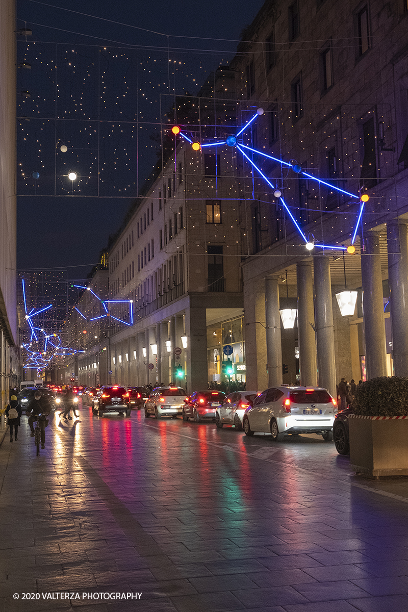 _DSF9106.jpg - 13/12/2020. Torino. Torino si prepara al Natale. Nella foto via Roma