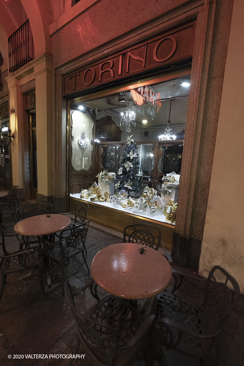 _DSF9204.jpg - 13/12/2020. Torino. Torino si prepara al Natale. Nella foto il caffÃ¨ Torino di piazza San Carlo