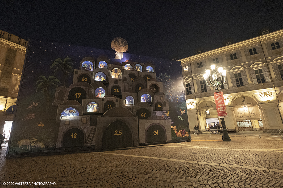 _DSF9250.jpg - 13/12/2020. Torino. Torino si prepara al Natale. Nella foto il calendario dell'avvento in piazza San Carlo