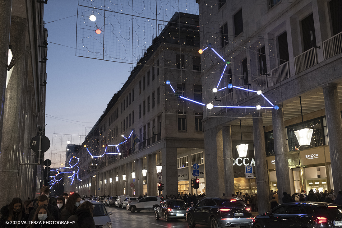 _DSF9778.jpg - 13/12/2020. Torino. Torino si prepara al Natale. Nella foto via Roma