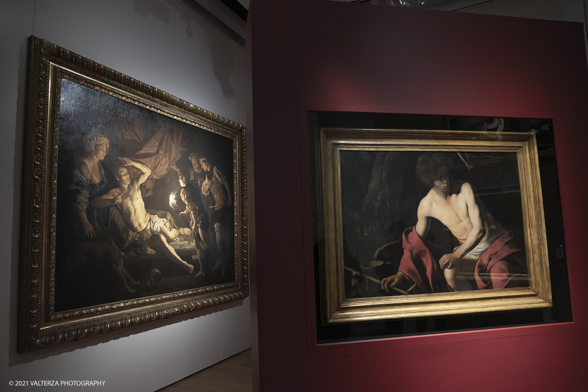 _DSF1756.jpg - 25-01-2021. Torino.  I visitatori dei Musei Reali di Torino potranno godere fino al 30 maggio di un emblematico capolavoro di Caravaggio. Dipinto tra il 1604 e il 1606 esso Ã© il San Giovanni Battista di Palazzo Corsini. Nella foto la sala di esposizione dell'opera con altre opere di stampo caravaggesco