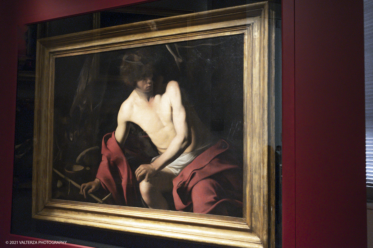 _DSF9034.jpg - 25-01-2021. Torino.  I visitatori dei Musei Reali di Torino potranno godere fino al 30 maggio di un emblematico capolavoro di Caravaggio. Dipinto tra il 1604 e il 1606 esso Ã© il San Giovanni Battista di Palazzo Corsini. Nella foto l'opera di Michelangelo Merisi detto il Caravaggio; San Giovanni Battista, 1604 -1606