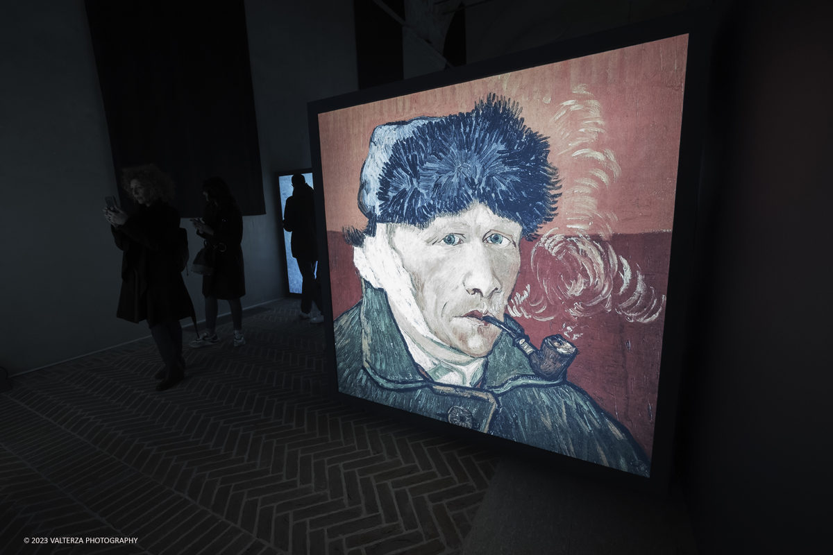 _DSF5205.jpg - 17/03/2023. Torino. Arriva a Torino VanGogh experience,  la mostra multimediale che abbraccia il visitatore in una nuova esperienza multisensoriale. Nella foto la prima parte della mostra