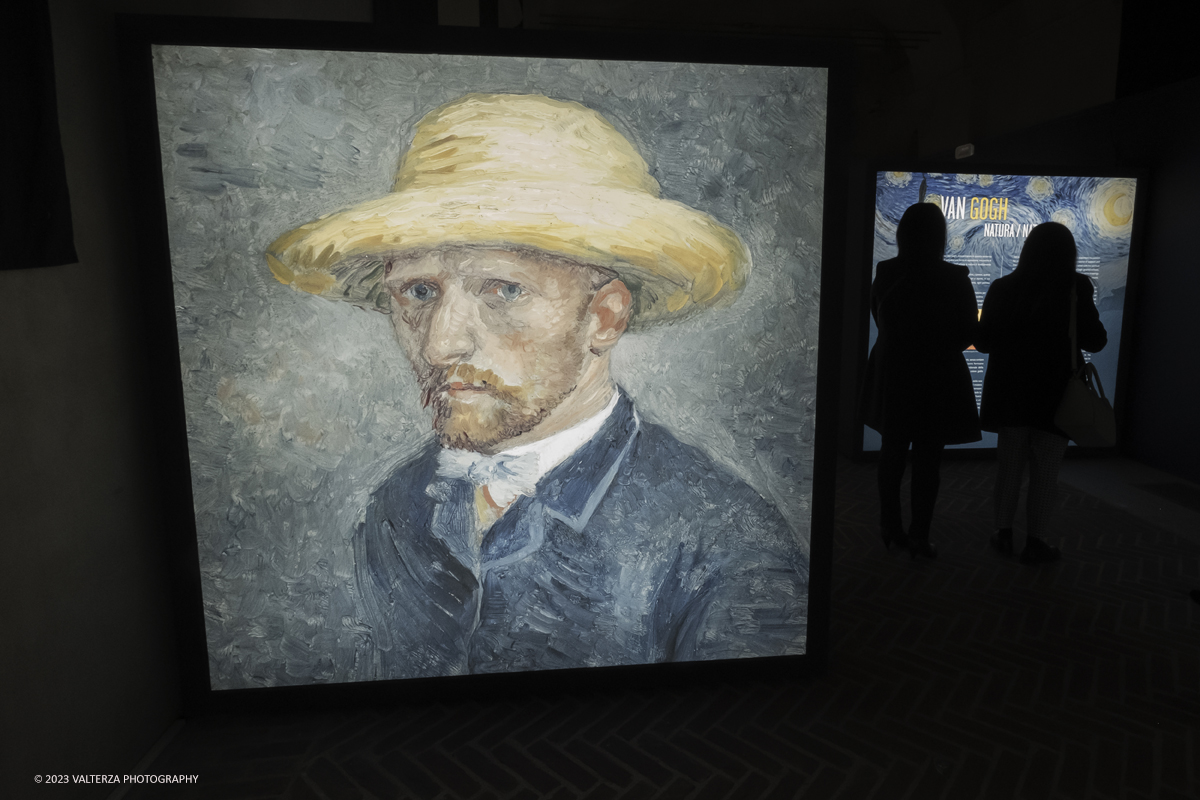 _DSF5629.jpg - 17/03/2023. Torino. Arriva a Torino VanGogh experience,  la mostra multimediale che abbraccia il visitatore in una nuova esperienza multisensoriale. Nella foto la prima parte della mostra