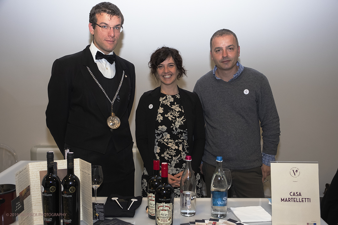 _DSF4734.jpg - 16-11-2019. Torino.   al vino aromatizzato Ã¨ stato dedicato un weekned giornata con degustazioni, miscelazioni e workshop, organizzata dallâ€™Istituto del Vermouth che ha invitato i 18 produttori storici per raccontare segreti e tradizione dello storico aperitivo. Nella foto l'area dove si degustano i Vermouth di 18 produttori storici italiani.