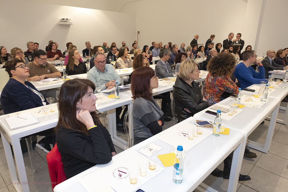 _DSF4821.jpg - 16-11-2019. Torino.   al vino aromatizzato Ã¨ stato dedicato un weekned giornata con degustazioni, miscelazioni e workshop, organizzata dallâ€™Istituto del Vermouth che ha invitato i 18 produttori storici per raccontare segreti e tradizione dello storico aperitivo. Nella foto l'ara dove si svolgono i workshop sul vermouth  per raccontare segreti e tradizione dello storico aperitivo.