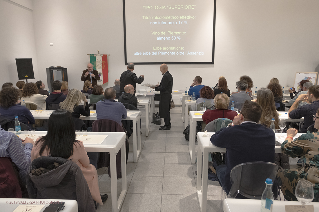 _DSF4828.jpg - 16-11-2019. Torino.   al vino aromatizzato Ã¨ stato dedicato un weekned giornata con degustazioni, miscelazioni e workshop, organizzata dallâ€™Istituto del Vermouth che ha invitato i 18 produttori storici per raccontare segreti e tradizione dello storico aperitivo. Nella foto l'ara dove si svolgono i workshop sul vermouth  per raccontare segreti e tradizione dello storico aperitivo.