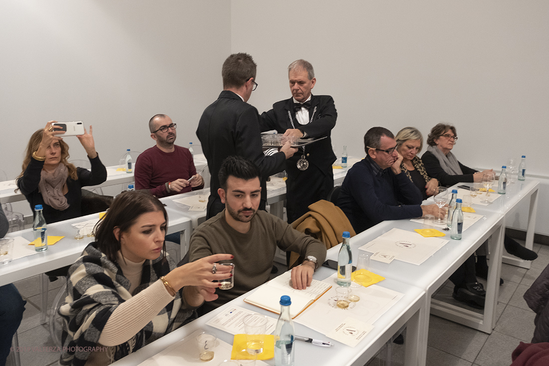 _DSF4865.jpg - 16-11-2019. Torino.   al vino aromatizzato Ã¨ stato dedicato un weekned giornata con degustazioni, miscelazioni e workshop, organizzata dallâ€™Istituto del Vermouth che ha invitato i 18 produttori storici per raccontare segreti e tradizione dello storico aperitivo. Nella foto l'ara dove si svolgono i workshop sul vermouth  per raccontare segreti e tradizione dello storico aperitivo.