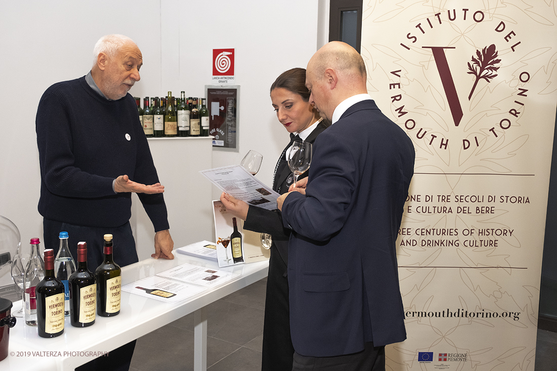 _DSF4899.jpg - 16-11-2019. Torino.   al vino aromatizzato Ã¨ stato dedicato un weekned giornata con degustazioni, miscelazioni e workshop, organizzata dallâ€™Istituto del Vermouth che ha invitato i 18 produttori storici per raccontare segreti e tradizione dello storico aperitivo. Nella foto l'area dove si degustano i Vermouth di 18 produttori storici italiani.