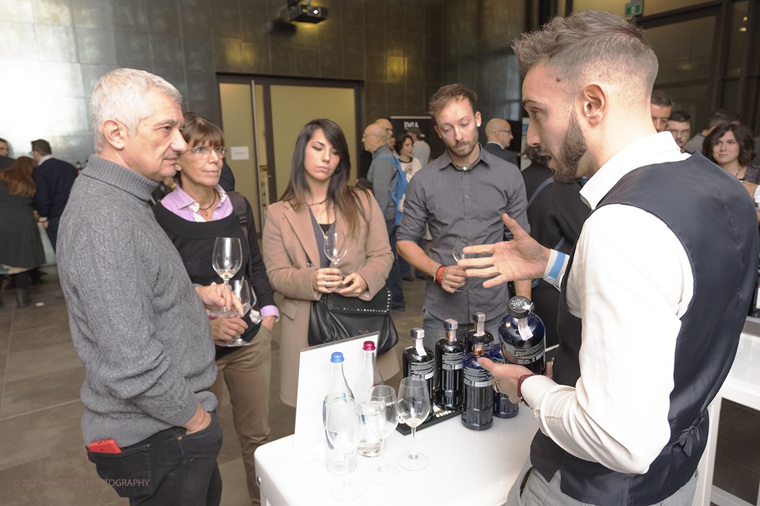 _DSF4933.jpg - 16-11-2019. Torino.   al vino aromatizzato Ã¨ stato dedicato un weekned giornata con degustazioni, miscelazioni e workshop, organizzata dallâ€™Istituto del Vermouth che ha invitato i 18 produttori storici per raccontare segreti e tradizione dello storico aperitivo. Nella foto l'area dove si degustano i Vermouth di 18 produttori storici italiani.