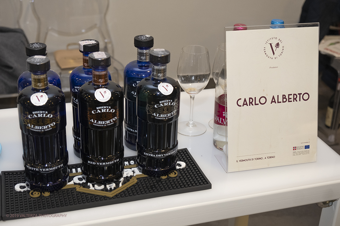 _DSF4959.jpg - 16-11-2019. Torino.   al vino aromatizzato Ã¨ stato dedicato un weekned giornata con degustazioni, miscelazioni e workshop, organizzata dallâ€™Istituto del Vermouth che ha invitato i 18 produttori storici per raccontare segreti e tradizione dello storico aperitivo. Nella foto l'area dove si degustano i Vermouth di 18 produttori storici italiani.