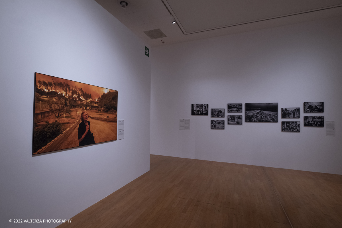 _DSF8642.jpg - 29/04/2022. Torino. World Press Photo Exhibition 2022.Le foto finaliste e le menzioni d'onore in esposizione alla GAM fino al 18 Settembre  Nella foto parte della installazione della mostra