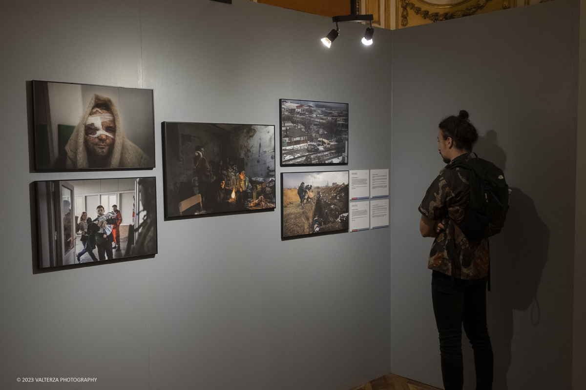 _DSF5863.jpg - 22/09/2023. Torino. Ritorna a Torino per il settimo anno consecutivo la World Press Photo Exhibition 2023  la piÃ¹ prestigiosa mostra internazionale di fotogiornalismo al mondo. Nella foto in visita alla mostra