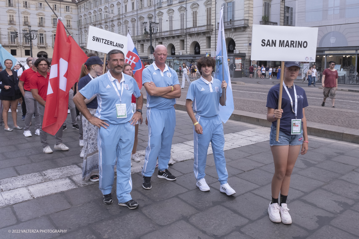 _DSF0772.jpg - 18/07/2022. Torino. Tornano i Mondiali universitari di golf: lâ€™evento 2022, giunto alla 18esima edizione, si terrÃ  dal 20 al 23 luglio al Royal Park I Roveri. In gara 19 Federazioni e 138 tra atleti e officials. Nella foto un momento della sfilata delle varie federazioni partecipanti ai giochi