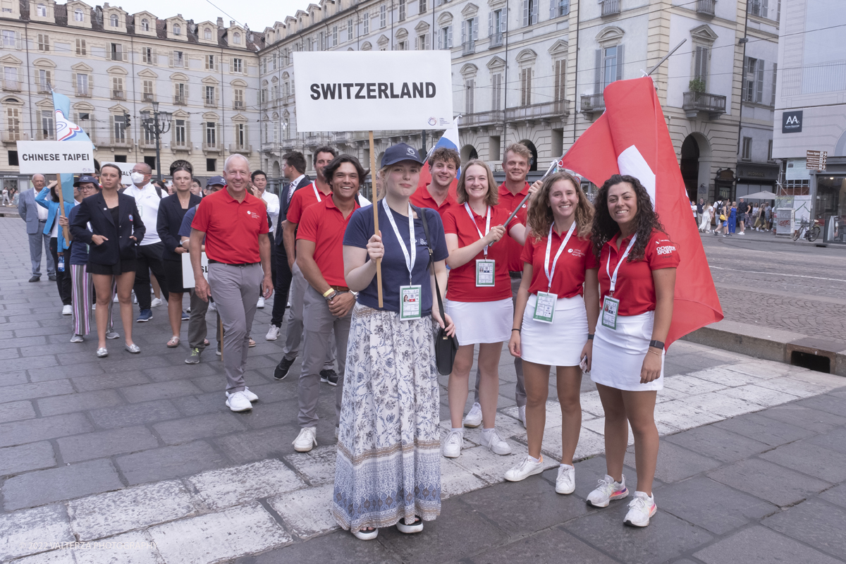 _DSF0777.jpg - 18/07/2022. Torino. Tornano i Mondiali universitari di golf: lâ€™evento 2022, giunto alla 18esima edizione, si terrÃ  dal 20 al 23 luglio al Royal Park I Roveri. In gara 19 Federazioni e 138 tra atleti e officials. Nella foto un momento della sfilata delle varie federazioni partecipanti ai giochi