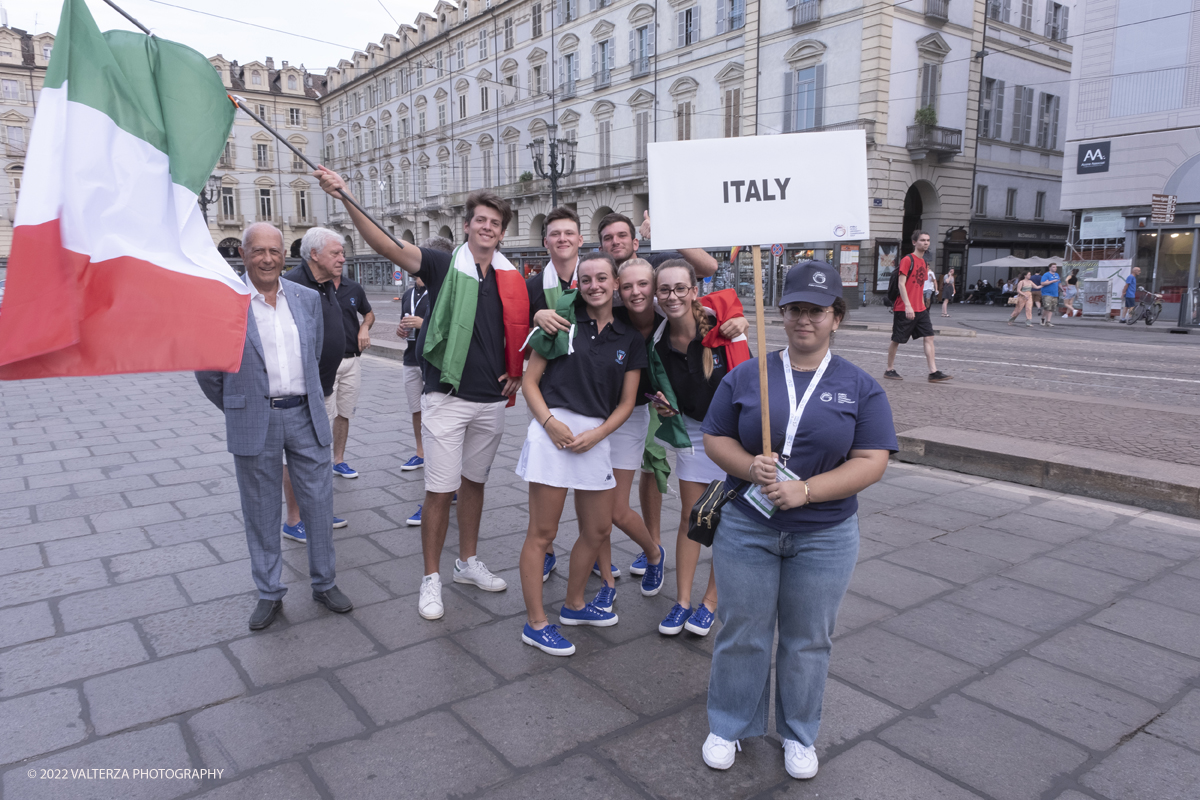 _DSF0794.jpg - 18/07/2022. Torino. Tornano i Mondiali universitari di golf: lâ€™evento 2022, giunto alla 18esima edizione, si terrÃ  dal 20 al 23 luglio al Royal Park I Roveri. In gara 19 Federazioni e 138 tra atleti e officials. Nella foto un momento della sfilata delle varie federazioni partecipanti ai giochi