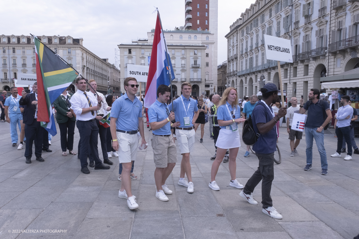 _DSF0850.jpg - 18/07/2022. Torino. Tornano i Mondiali universitari di golf: lâ€™evento 2022, giunto alla 18esima edizione, si terrÃ  dal 20 al 23 luglio al Royal Park I Roveri. In gara 19 Federazioni e 138 tra atleti e officials. Nella foto un momento della sfilata delle varie federazioni partecipanti ai giochi