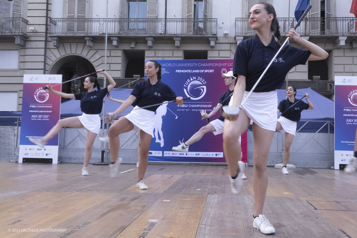 _DSF0952.jpg - 18/07/2022. Torino. Tornano i Mondiali universitari di golf: lâ€™evento 2022, giunto alla 18esima edizione, si terrÃ  dal 20 al 23 luglio al Royal Park I Roveri. In gara 19 Federazioni e 138 tra atleti e officials. Nella foto il corpo di ballo della FISU si esibisce alla fine della cerimonia di apertura