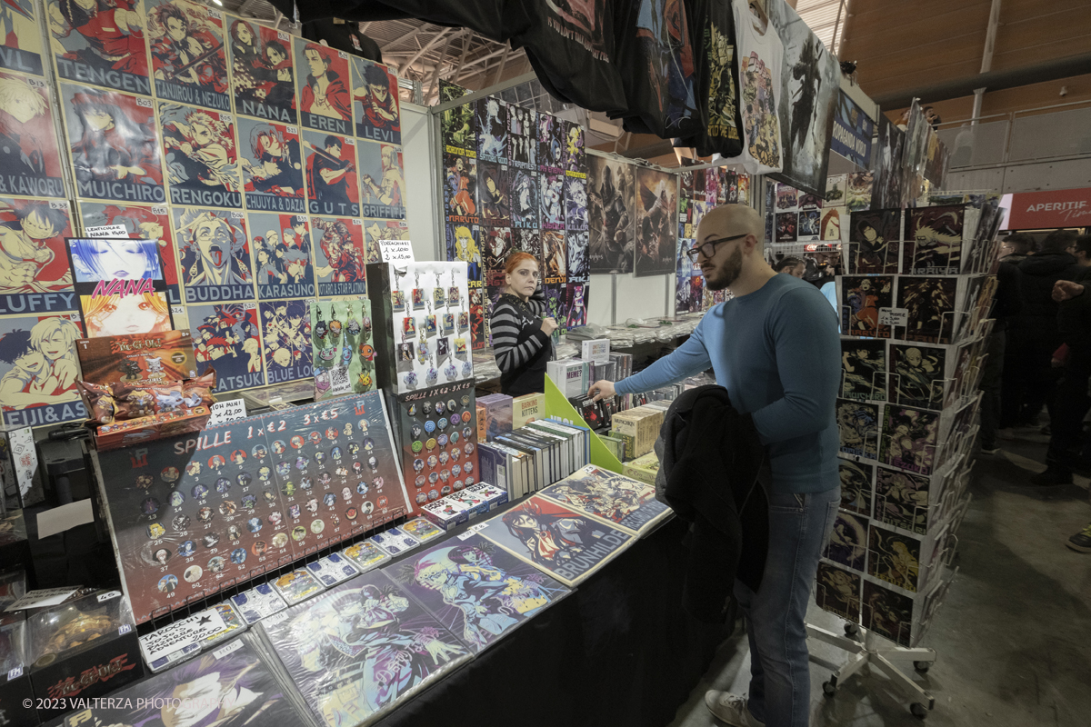 _DSF0085.jpg - 16/12/20'23. Torino. Xmas Comics 2023, eâ€™ giunto alla nona edizione natalizia della mostra  . dedicata ai fumetti, games, videogames, cosplay e youtubers. Nella foto merchandising della fiera