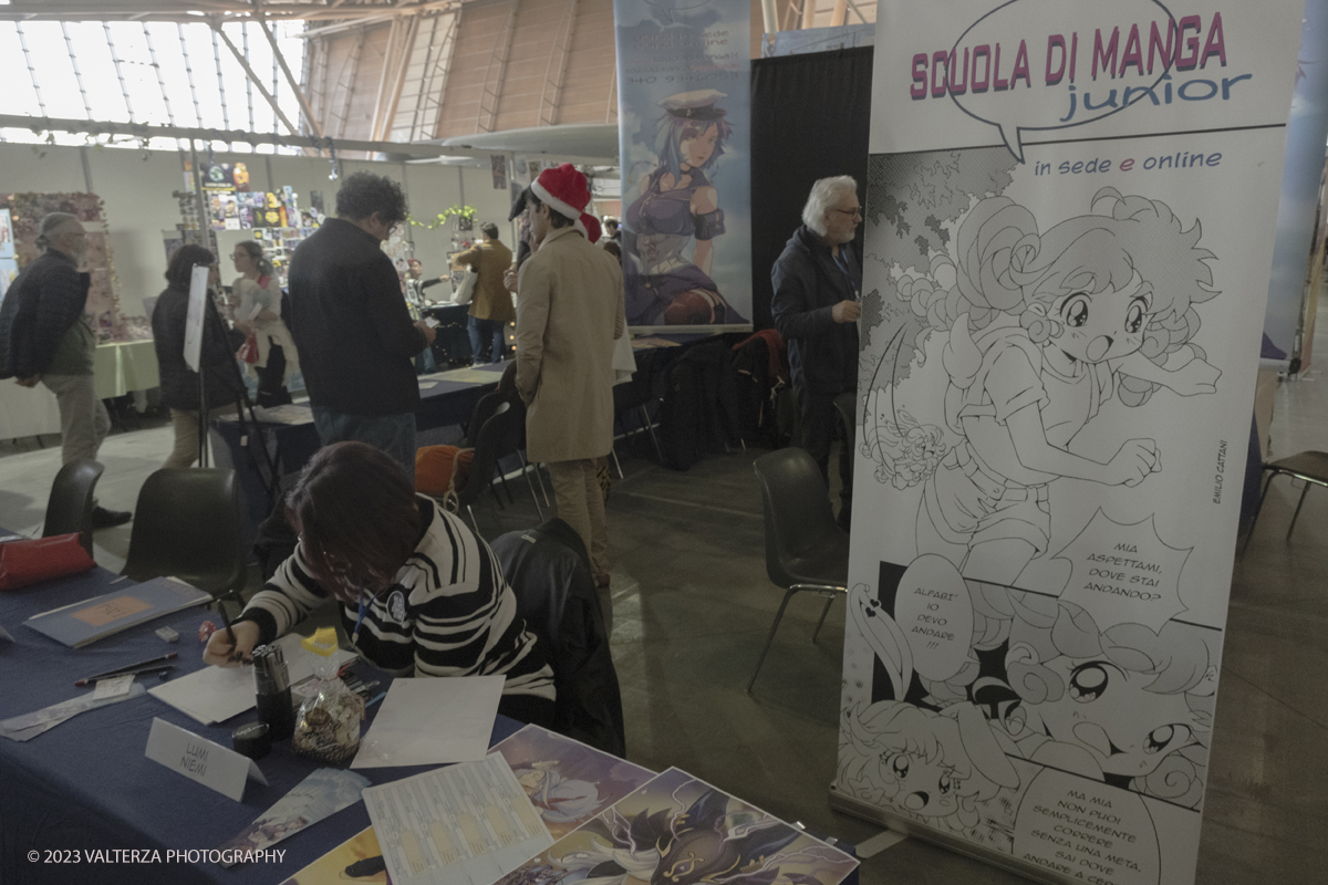 _DSF4565.jpg - 16/12/20'23. Torino. Xmas Comics 2023, eâ€™ giunto alla nona edizione natalizia della mostra  . dedicata ai fumetti, games, videogames, cosplay e youtubers. Nella foto stand della scuola di Manga