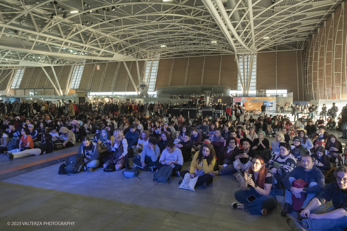 _DSF4735.jpg - 16/12/20'23. Torino. Xmas Comics 2023, eâ€™ giunto alla nona edizione natalizia della mostra  . dedicata ai fumetti, games, videogames, cosplay e youtubers. Nella foto il pubblico che segue l'intervia sul palco pricipale a Stevem John Ward