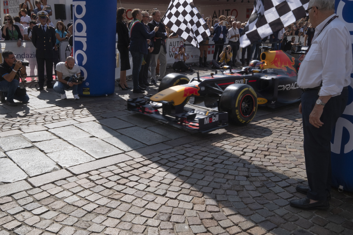 _DSF1517.jpg - 02/09/2023. Torino. Autolook Week Torino Ã¨ il festival che celebra la storia del motorsport e le auto da competizione. Nella foto il momento della partenza della F1 RB8 per l'esibizione nel minicircuito cittadino