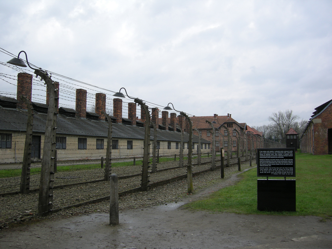 Auschwitz-04.jpg