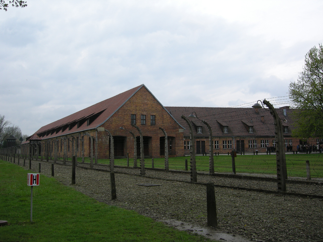 Auschwitz-06.jpg