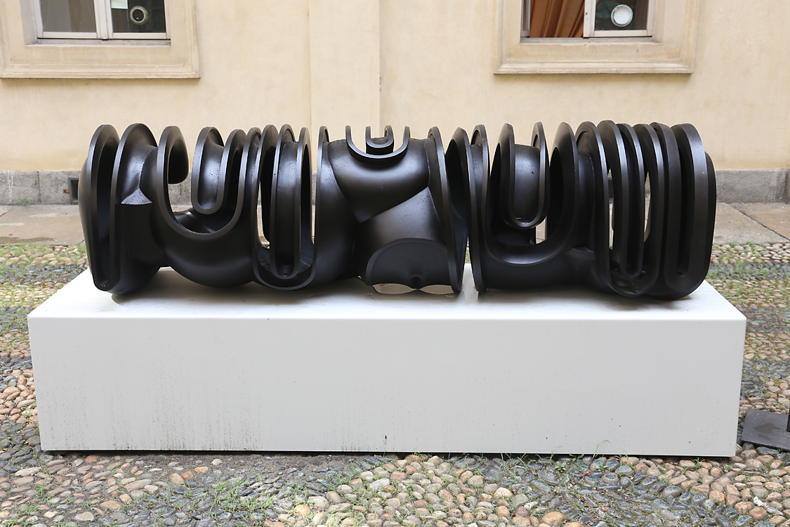 ArteAlleCorti_015.jpg - Tony CRAGG - Rod - Palazzo Civico