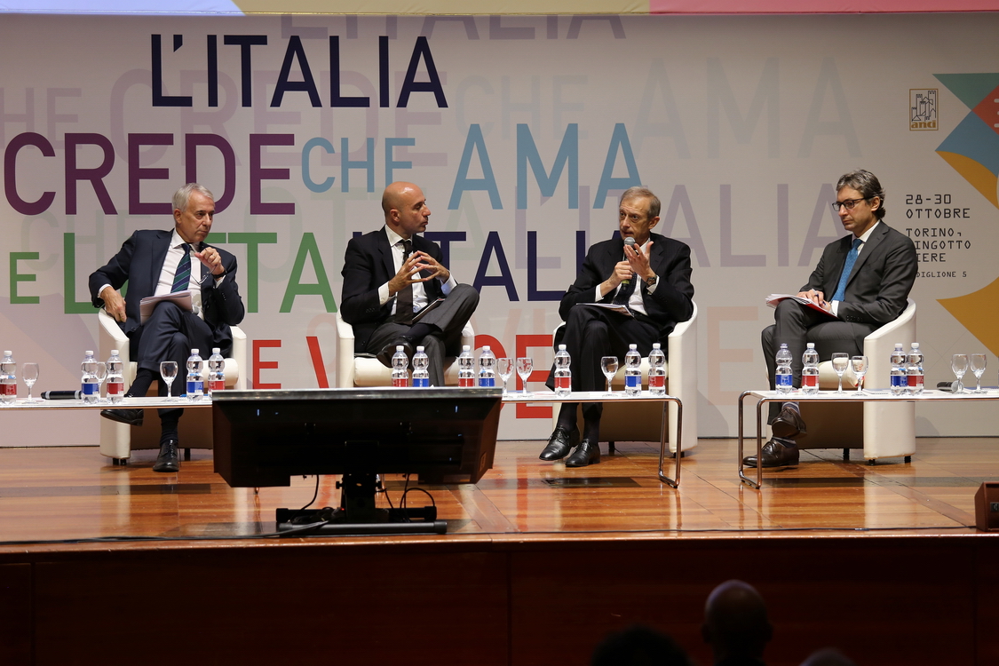 ANCI2015_053.JPG - Giuliano Pisapia con Fassino e Andrea Gnassi: Da Expo al Giubileo 2016: un impegno che continua...