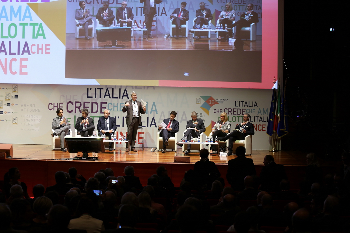 ANCI2015_069.JPG - Pier Paolo Baretta (Sottosegretario di Stato Ministero dell’Economia e delle Finanze),Giuseppe Falcomatà (Sindaco di Reggio Calabria), Mauro Maria Marino (PresidenteCommissione Finanze e Tesoro, Senato della Repubblica), Dario Nardella (Sindaco diFirenze, Coordinatore ANCI Città Metropolitane), Mattia Palazzi (Sindaco di Mantova),Paolo Perrone (Sindaco di Lecce, Vicepresidente Vicario ANCI), Maria Rita Rossa(Sindaco di Alessandria)