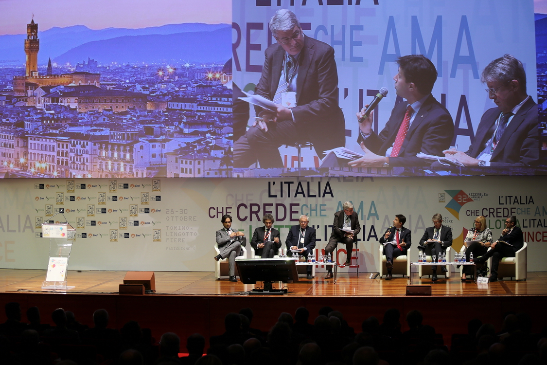 ANCI2015_070.JPG - Pier Paolo Baretta (Sottosegretario di Stato Ministero dell’Economia e delle Finanze),Giuseppe Falcomatà (Sindaco di Reggio Calabria), Mauro Maria Marino (PresidenteCommissione Finanze e Tesoro, Senato della Repubblica), Dario Nardella (Sindaco diFirenze, Coordinatore ANCI Città Metropolitane), Mattia Palazzi (Sindaco di Mantova),Paolo Perrone (Sindaco di Lecce, Vicepresidente Vicario ANCI), Maria Rita Rossa(Sindaco di Alessandria)