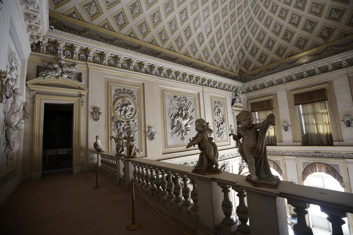 CastelloRacconigi_136.JPG - Salone di Ercole, balconata dell'orchestra