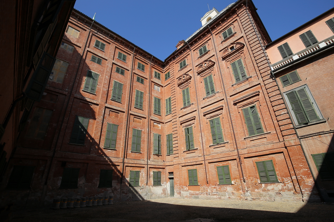 CastelloRacconigi_163.JPG - Cortile interno