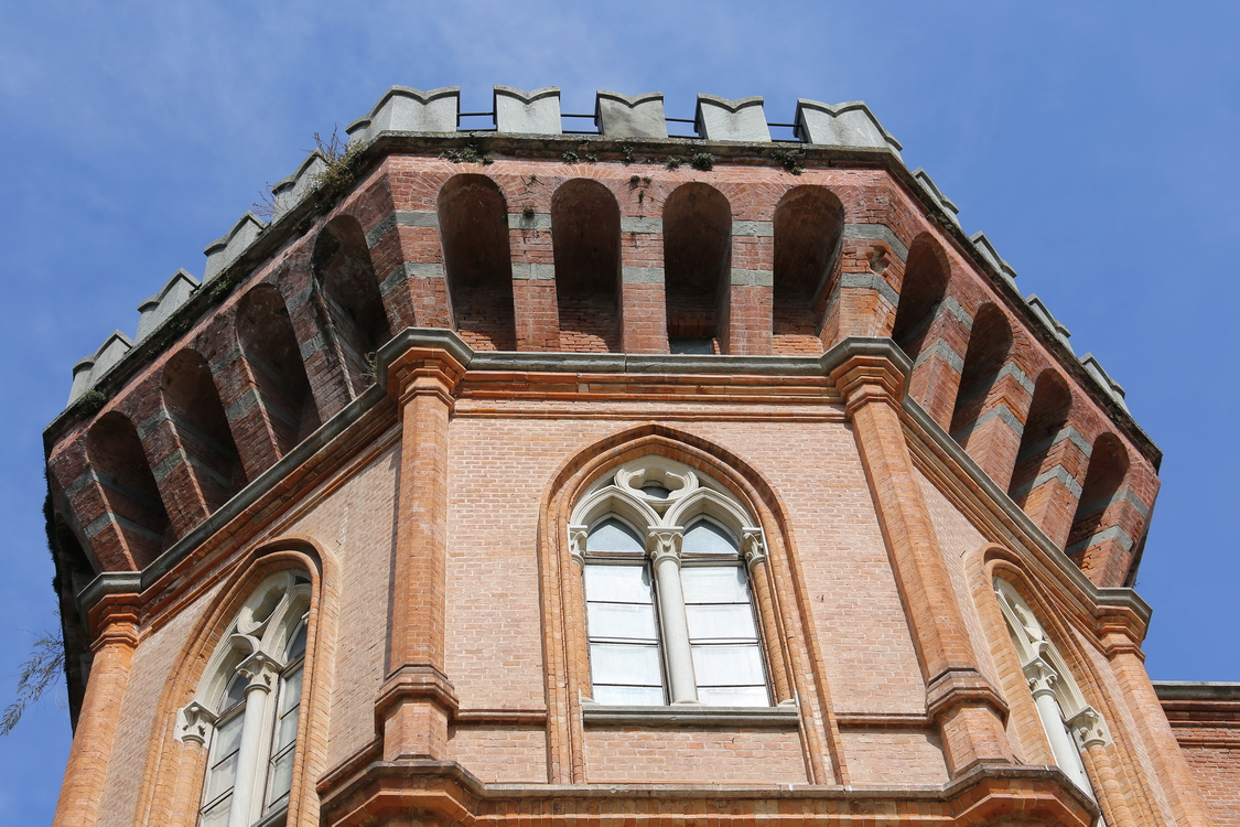 CastelloRacconigi_187.JPG - La Margaria - Particolare della torre e Reposoir per la Regina