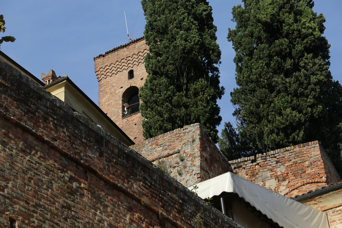 Cisterna_11.JPG - La torre del castello