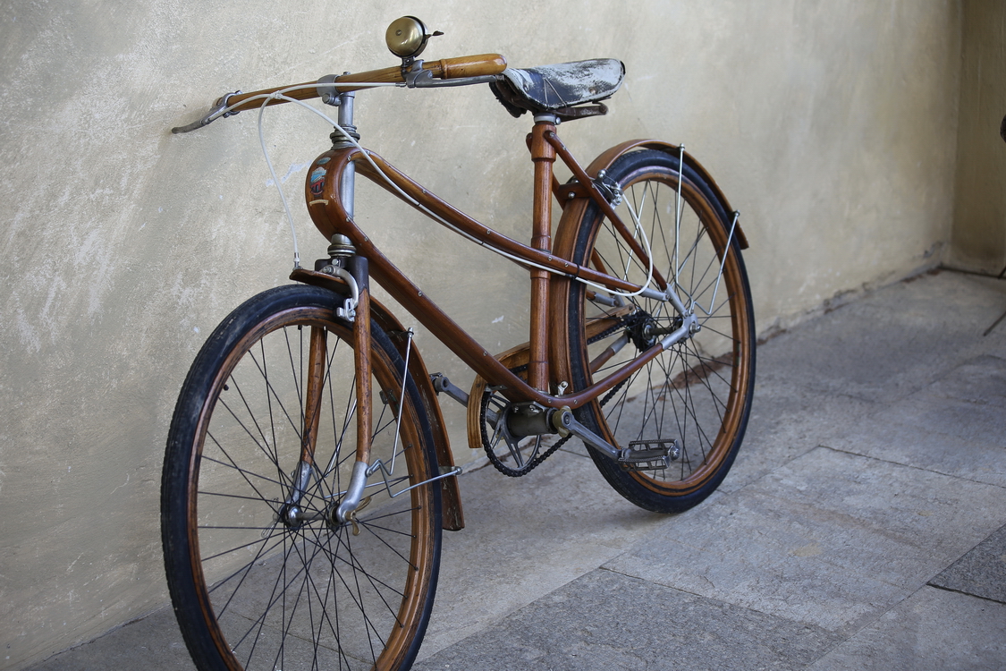 Cisterna_31.JPG - Bicicletta in legno da donna