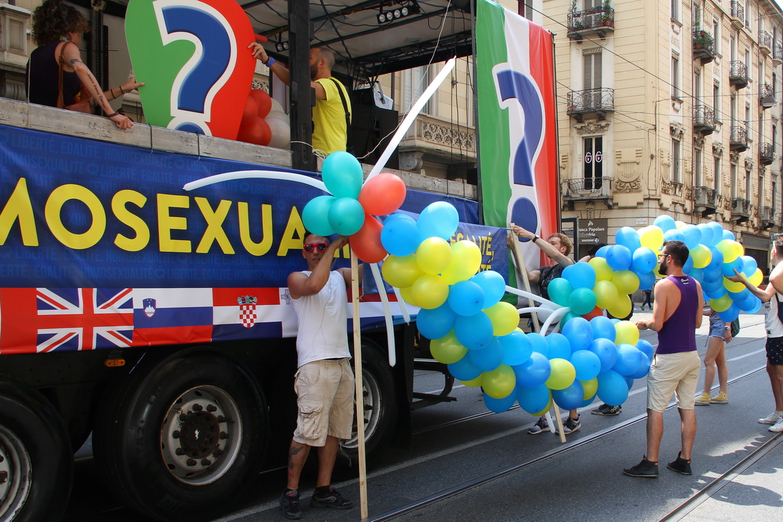 Gaypride2015_003.JPG - Torino 27 Giugno 2015 Gay Pride - Preparativi prima della sfilata