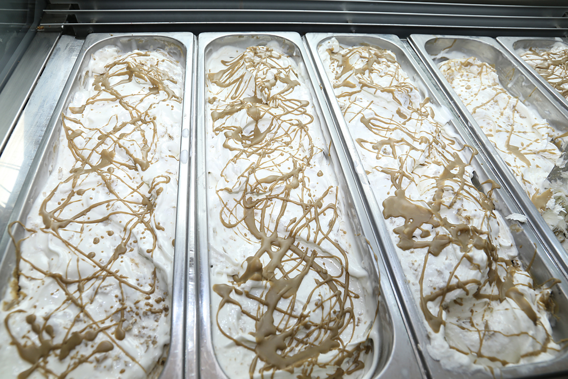 GelatoFestival2016_209.jpg - Stracciatella al Pistacchio Gelatiere: Luigi Mazzocchi Stracciatella al Pistacchio: Stracciatella con scaglie di cioccolato al pistacchio di Bronte. Gelateria Mondello Manifattura Gelati P.zza Emanuele Filiberto 8, Torino