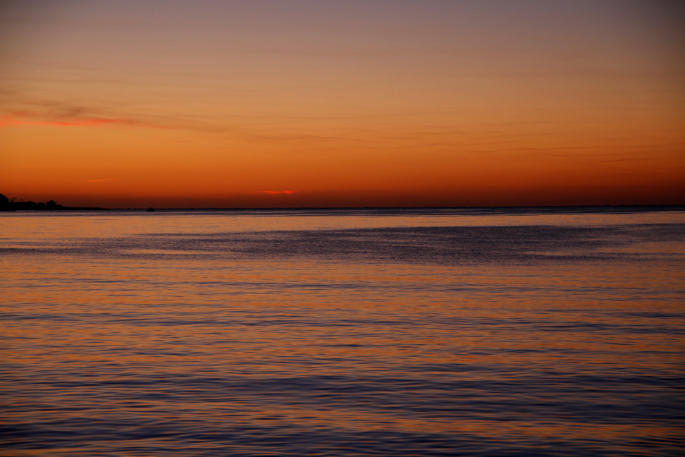 Sicilia_076.JPG - li rifrange sulle onde calme...