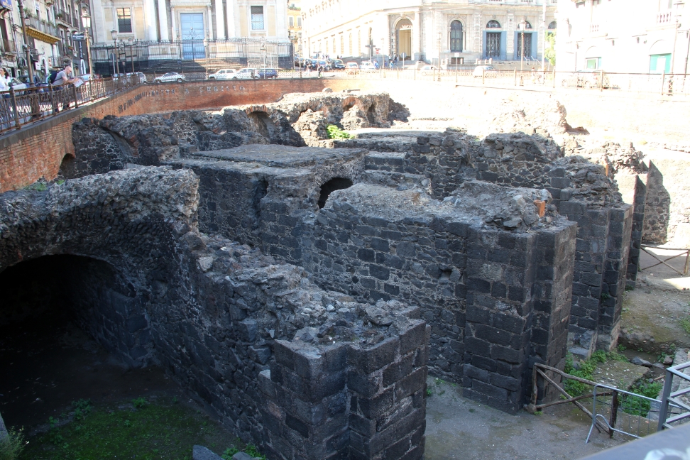 Sicilia_129.JPG - e oggi a più di 7 metri sotto il livello stradale...