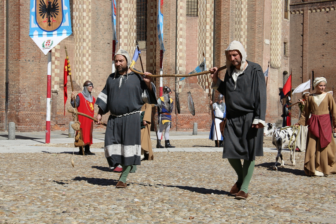 162.JPG - San Pietro - Asti, tra curtes e città: in compagnia di contadini, mercanti, dame e cavalieri