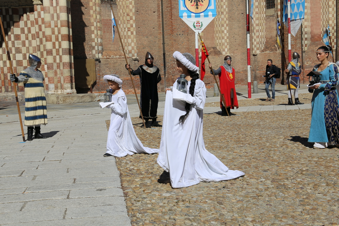 268.JPG - Canelli - Asti, contea di santi e di beati: Enrico Scarampi