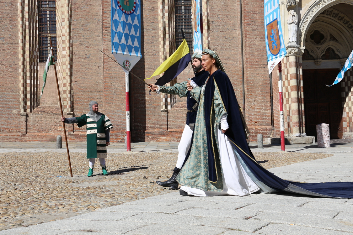 272.JPG - Canelli - Asti, contea di santi e di beati: Enrico Scarampi