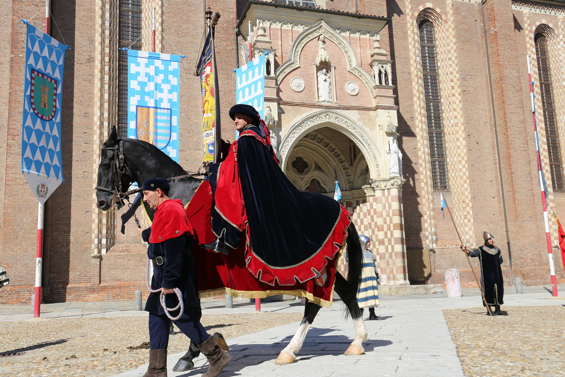 303.JPG - San Damiano - Il culto dei santi protettori nella devozione medievale