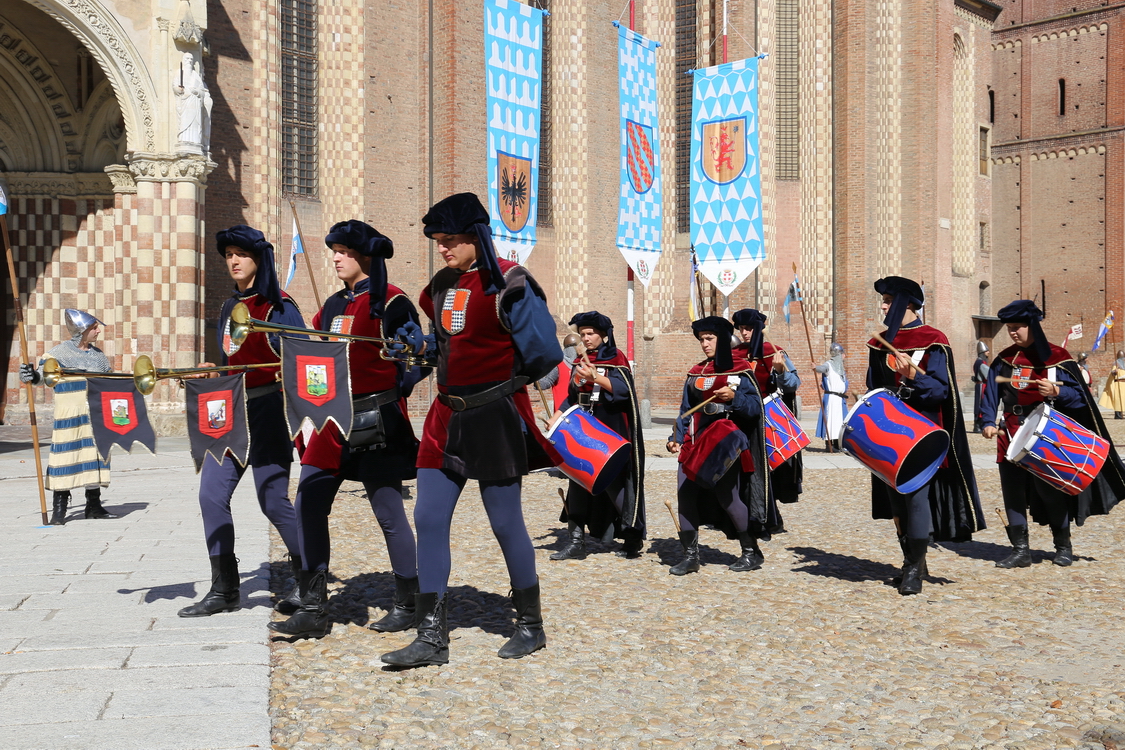 304.JPG - San Damiano - Il culto dei santi protettori nella devozione medievale