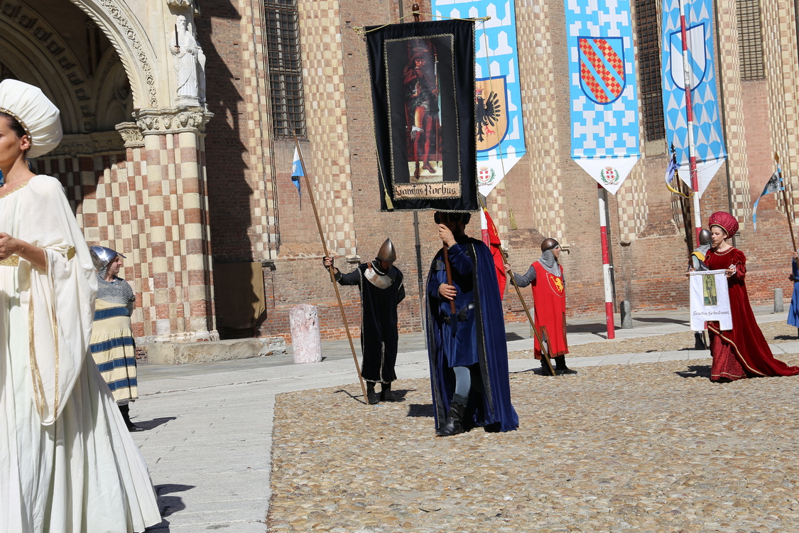 321.JPG - San Damiano - Il culto dei santi protettori nella devozione medievale