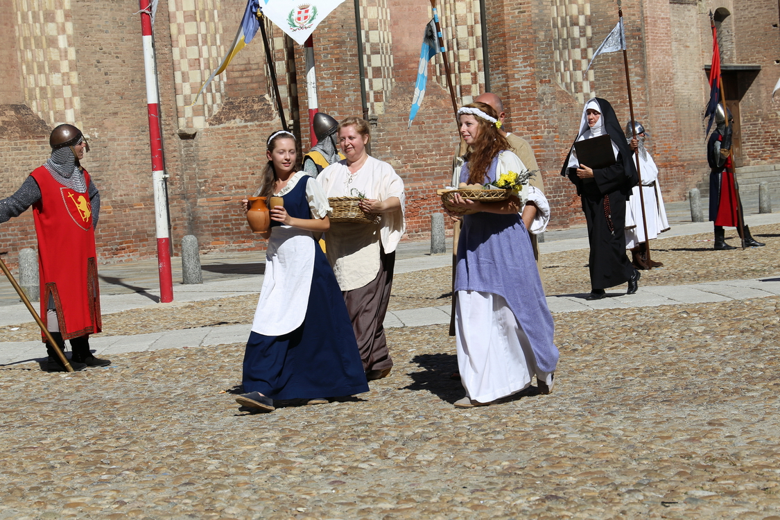 339.JPG - San Marzanotto -  mille volti della donna nel medioevo: tra purezza e superstizione