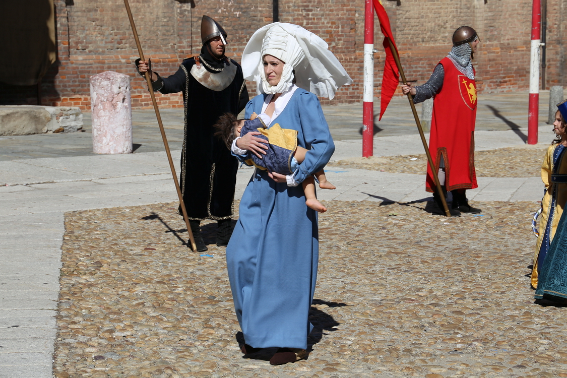 349.JPG - Castell'Alfero - Quadri di vita femminile in epoca medievale